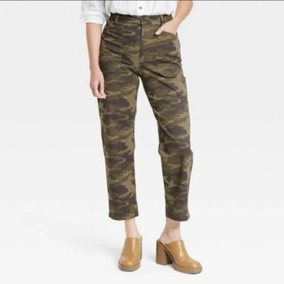 Universal Thread Pants - Women's High-Rise Barrel Leg Pants - Universal Thread Camo 2